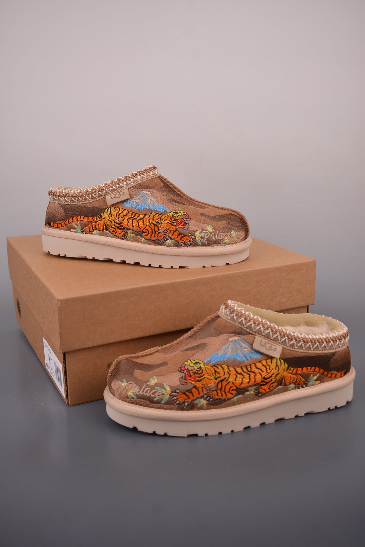 Palace x UGG Tasman Slipper Tiger Pack "Chestnut" 1172070-CTCM